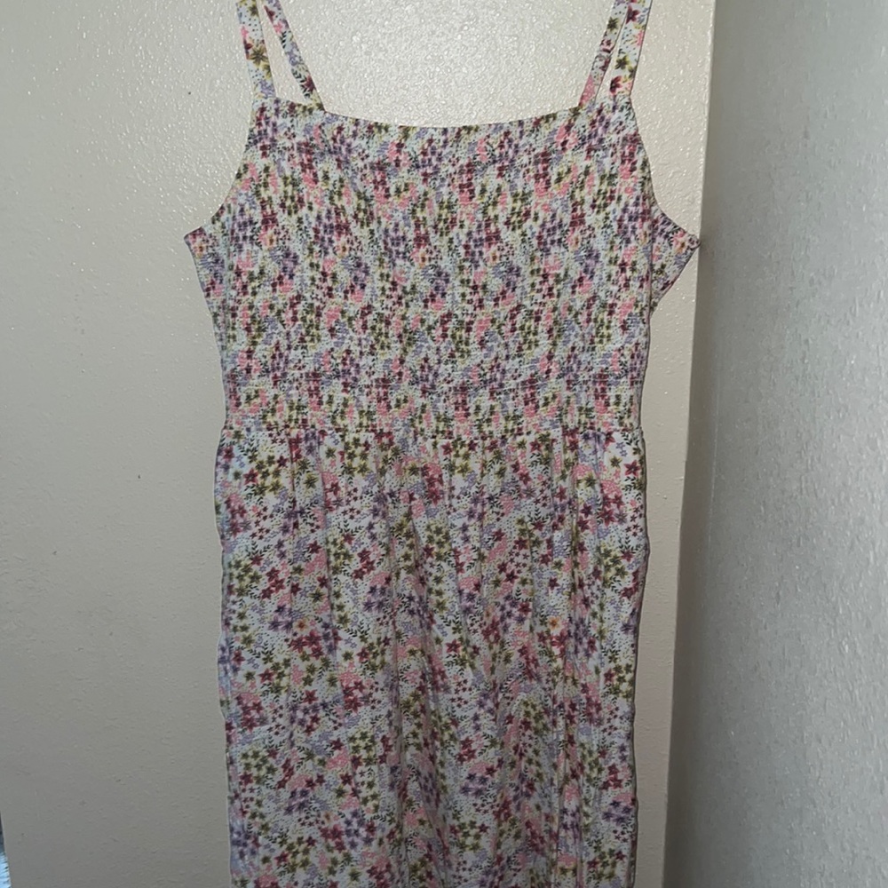 Old navy dress with spaghetti straps